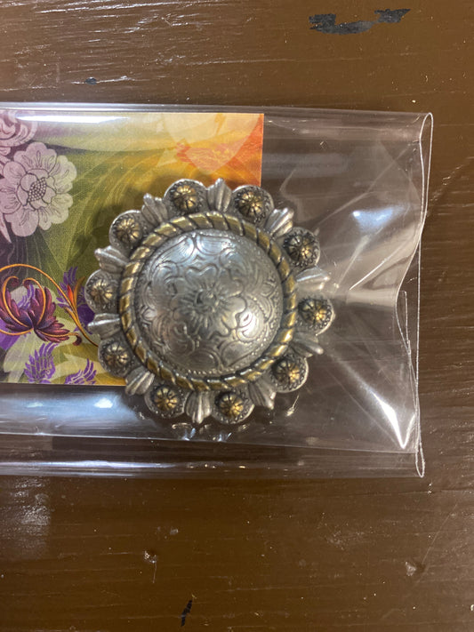 1.5" Roped Berry Concho