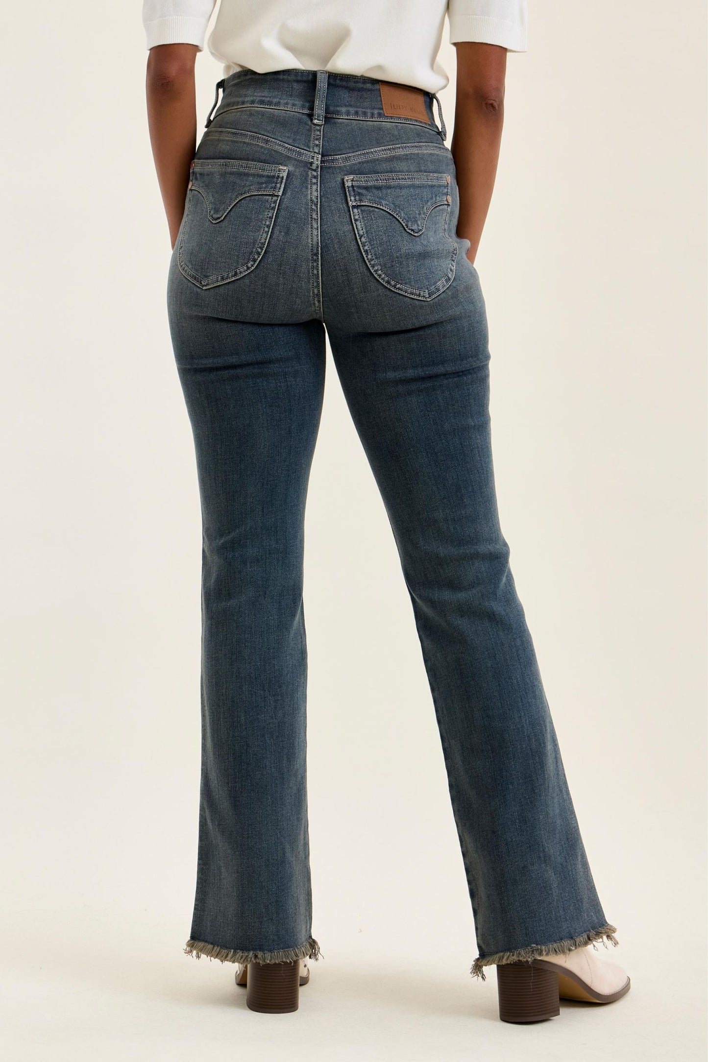 HW Daisy Bootcut w/ Double Button Vintage Grey Cast