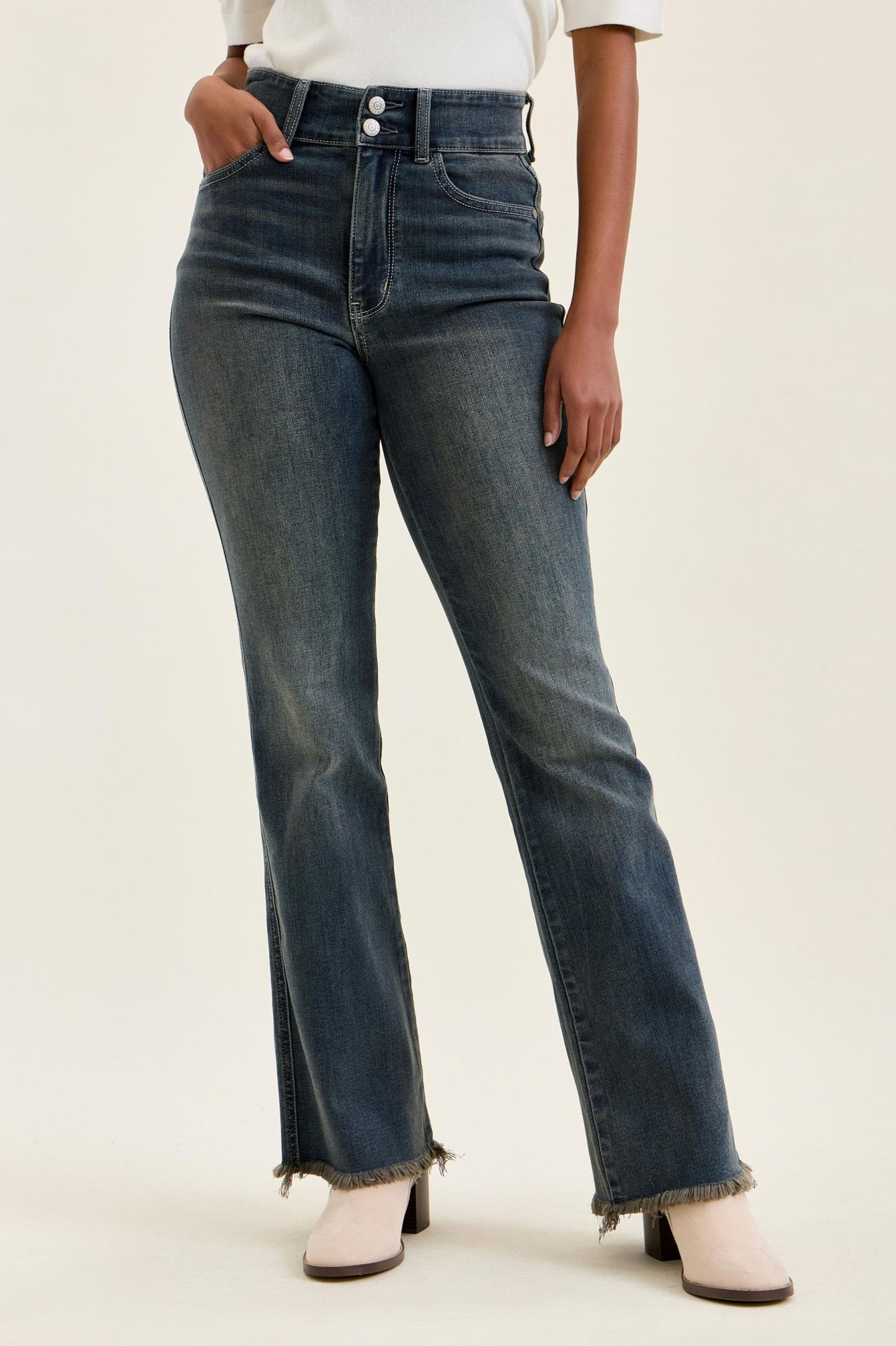 HW Daisy Bootcut w/ Double Button Vintage Grey Cast